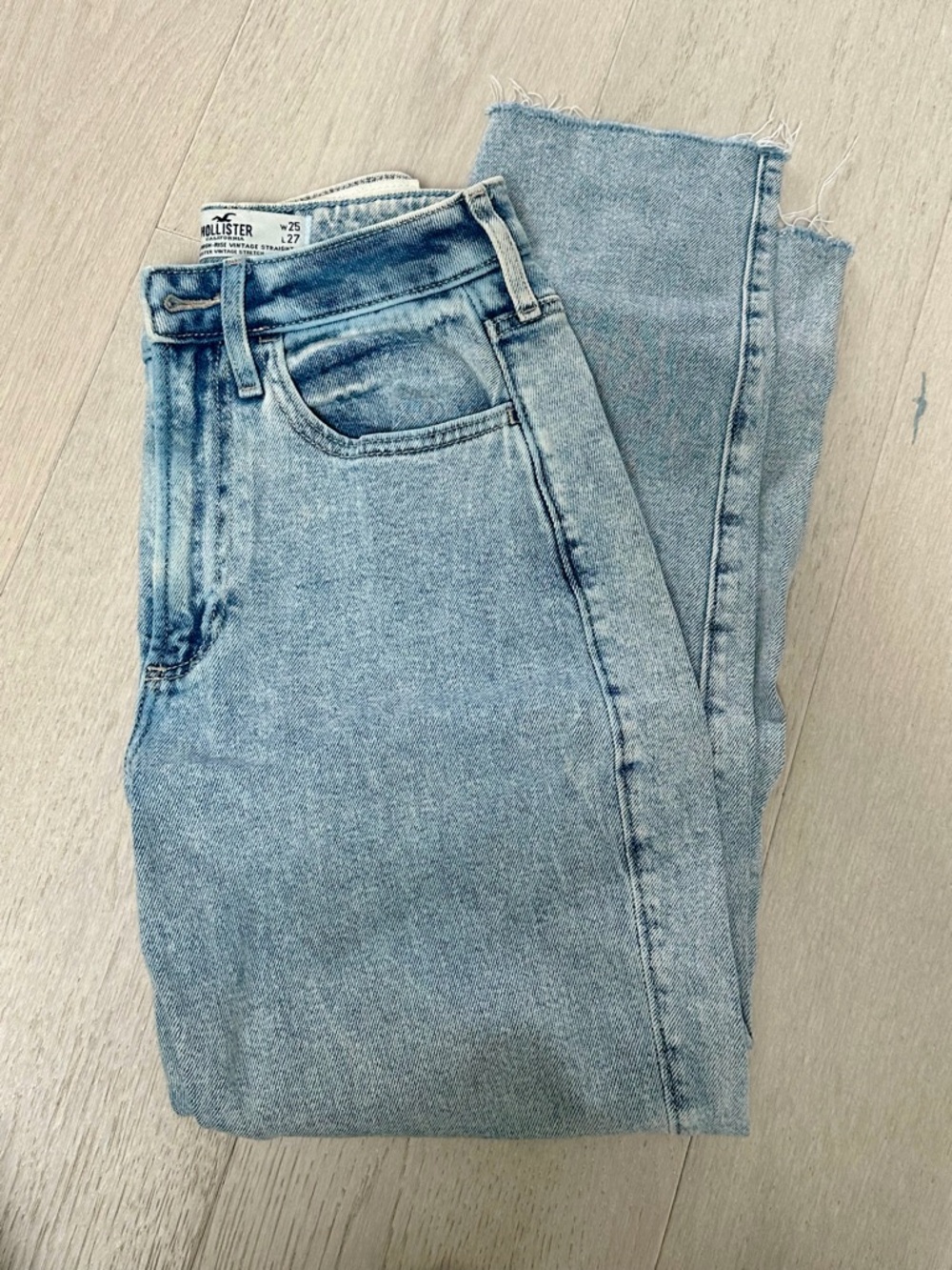 Hollister Curvy Ultra High Rise Vintage Straight Jean